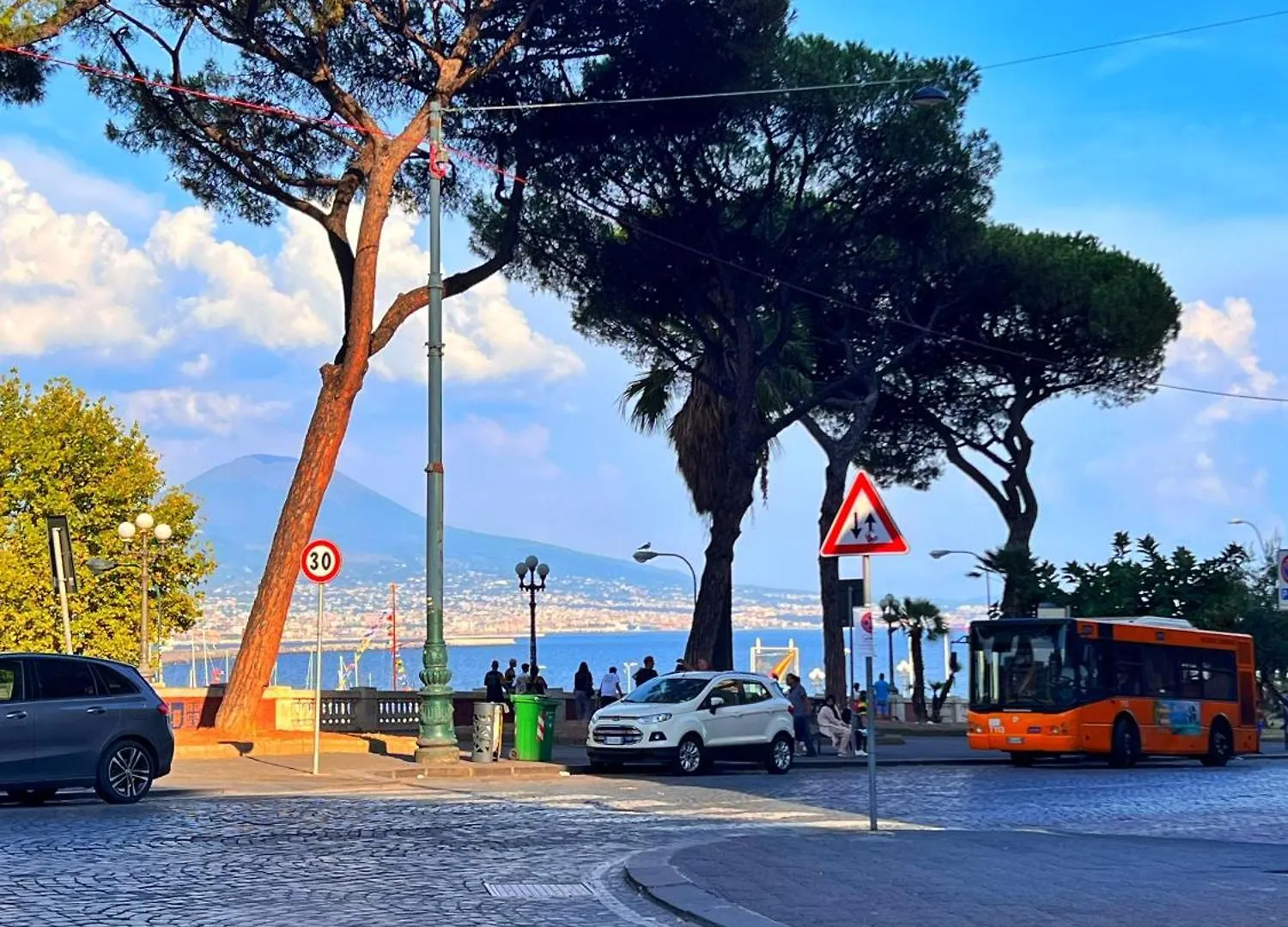 Apartment Angolo Di Santa Lucia Naples Italy