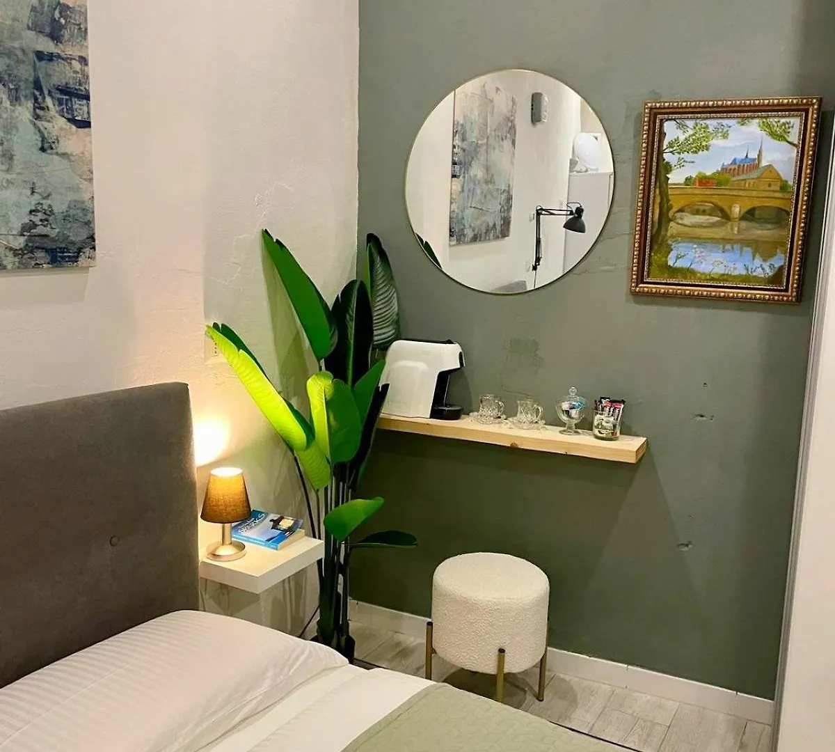 Apartment Angolo Di Santa Lucia Naples Italy