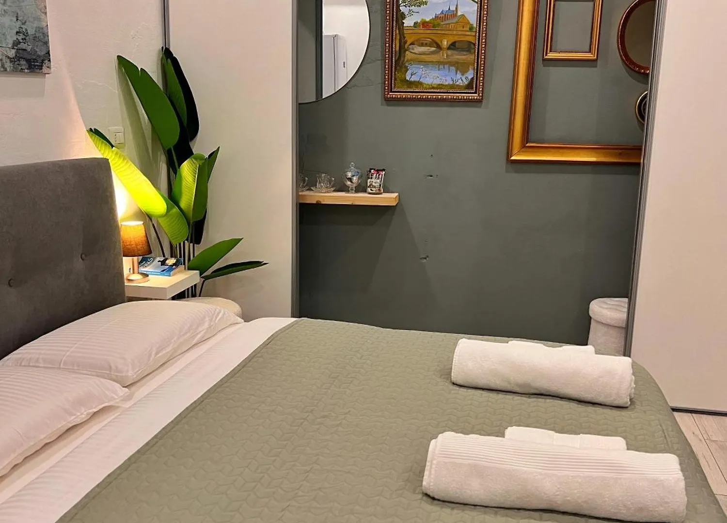 Apartment Angolo Di Santa Lucia Naples Italy